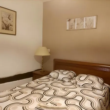 Habitación en casa particular Maison Paisible Avec Parking Montpezat-de-Quercy