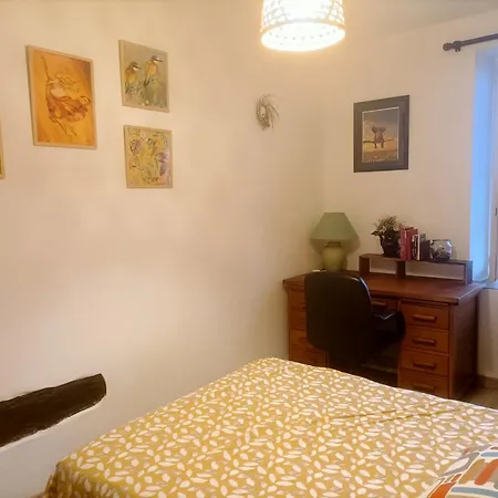 Habitación en casa particular Maison Paisible Avec Parking Montpezat-de-Quercy